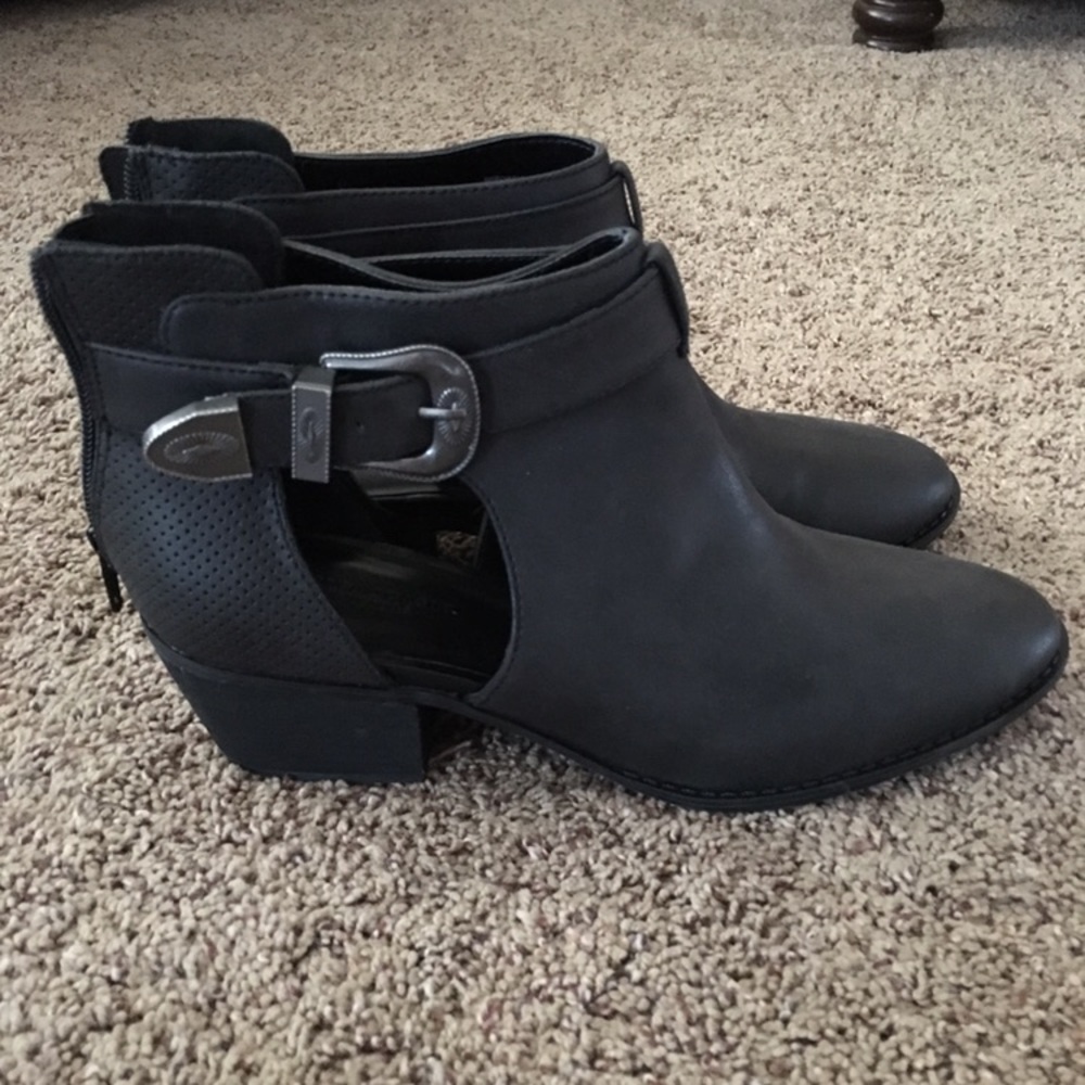 American Eagle Western Ankle Bootie